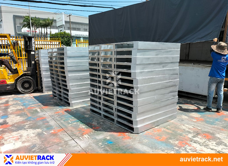 Pallet sắt khung đế sẽ được bảo hành 02 năm kể từ ngày bàn giao hoặc nghiệm thu