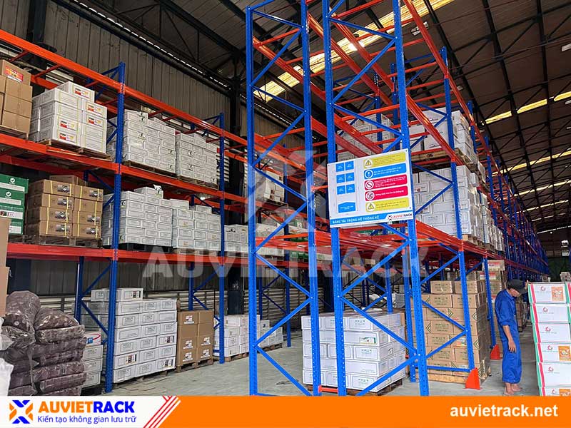 Kệ kho hàng Selective trong kho hóa chất ngành nông nghiệp