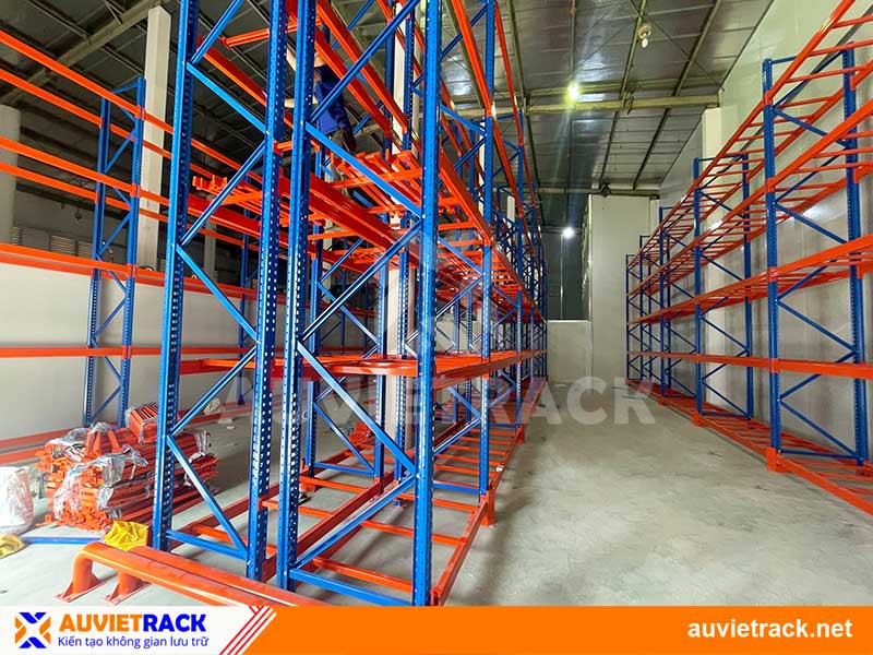 Au Viet Rack lắp đặt hệ thống kệ selective sơn tĩnh điện