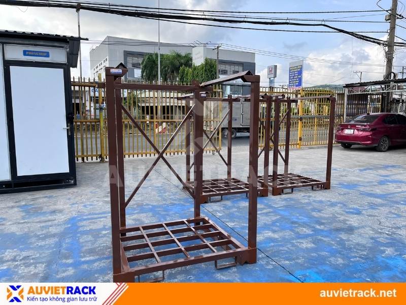 Pallet sắt chồng ghép