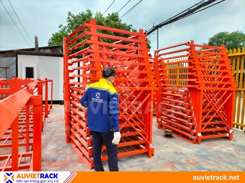 Pallet sắt chồng ghép tại Au Viet Rack