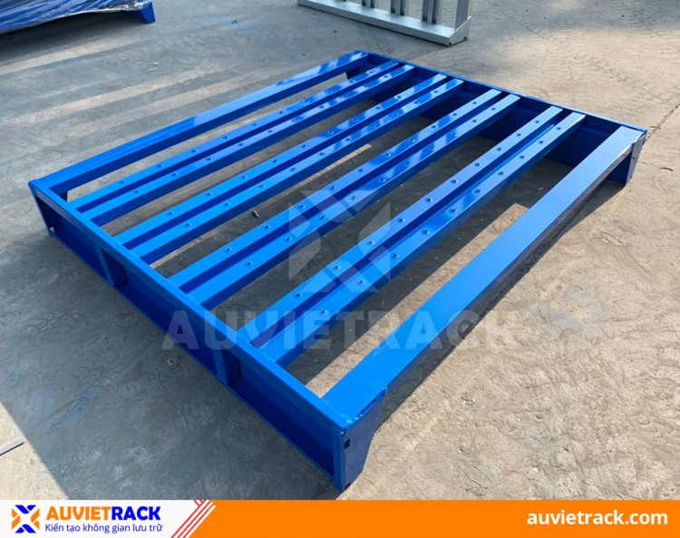 Pallet sắt khung đế thành phẩm 